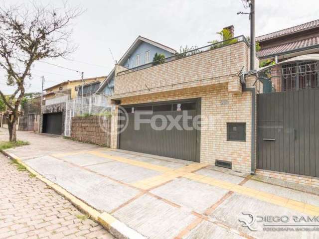 Casa com 3 quartos à venda na Rua Nunes, 200, Medianeira, Porto Alegre, 235 m2 por R$ 700.000