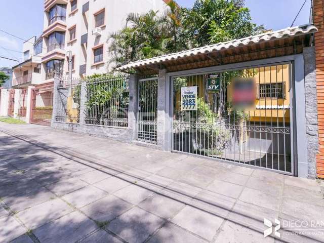 Casa com 3 quartos à venda na Rua Jaguari, 713, Cristal, Porto Alegre, 308 m2 por R$ 980.000
