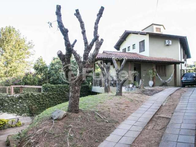 Casa com 4 quartos à venda na Rua Sepé Tiaraju, 1159, Medianeira, Porto Alegre, 379 m2 por R$ 1.200.000