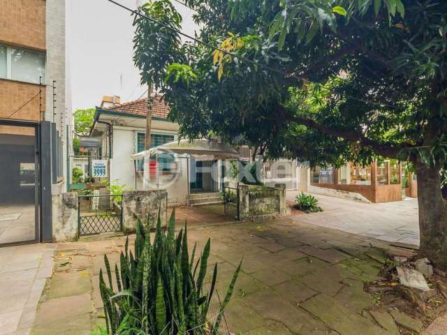 Terreno à venda na Avenida Taquara, 367, Petrópolis, Porto Alegre, 261 m2 por R$ 690.000