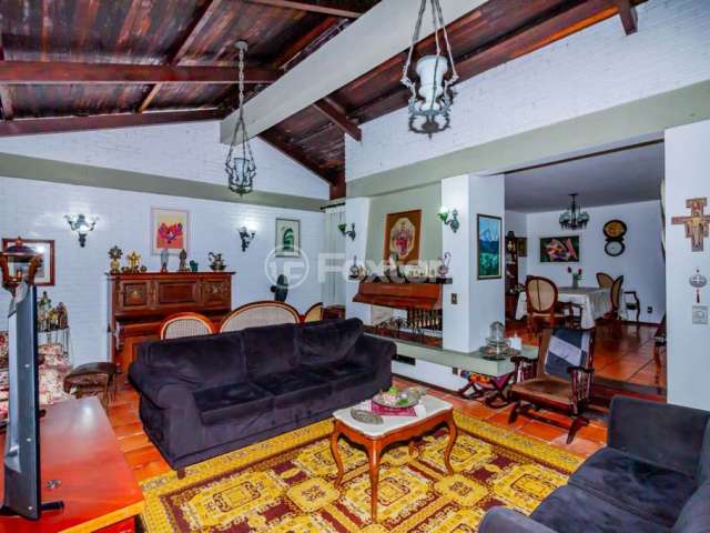 Casa com 5 quartos à venda na Avenida Guaíba, 900, Ipanema, Porto Alegre, 365 m2 por R$ 1.300.000