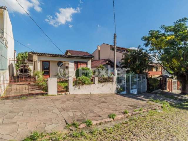 Casa com 3 quartos à venda na Rua Saudável, 168, Medianeira, Porto Alegre, 120 m2 por R$ 650.000