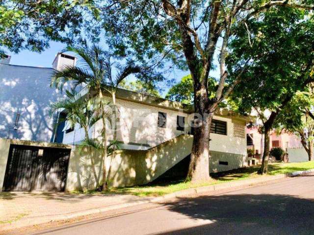 Casa com 3 quartos à venda na Rua São Mateus, 550, Jardim do Salso, Porto Alegre, 200 m2 por R$ 1.071.000