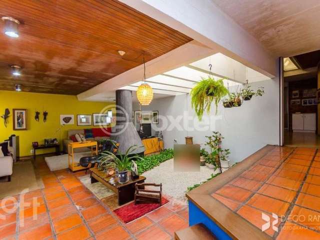 Casa com 4 quartos à venda na Rua João Berutti, 639, Chácara das Pedras, Porto Alegre, 250 m2 por R$ 1.300.000