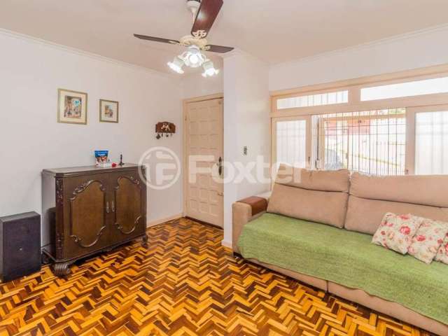 Casa com 3 quartos à venda na Rua Tijuca, 164, Medianeira, Porto Alegre, 250 m2 por R$ 700.000