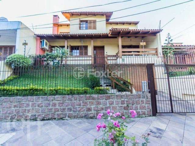 Casa com 4 quartos à venda na Rua Professor Bertrand Russel, 158, Vila Ipiranga, Porto Alegre, 380 m2 por R$ 1.470.000