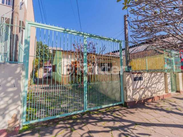 Casa com 4 quartos à venda na Avenida General Emílio Lúcio Esteves, 334, Santa Maria Goretti, Porto Alegre, 189 m2 por R$ 750.000