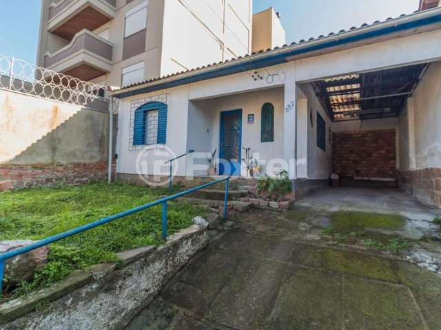 Casa com 2 quartos à venda na Rua Oscar Schneider, 352, Medianeira, Porto Alegre, 518 m2 por R$ 320.000