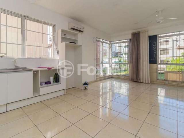 Sala comercial com 1 sala à venda na Avenida Cristóvão Colombo, 2144, Floresta, Porto Alegre, 30 m2 por R$ 140.000