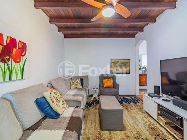 Casa com 3 quartos à venda na Rua Estácio de Sá, 710, Chácara das Pedras, Porto Alegre, 130 m2 por R$ 870.000