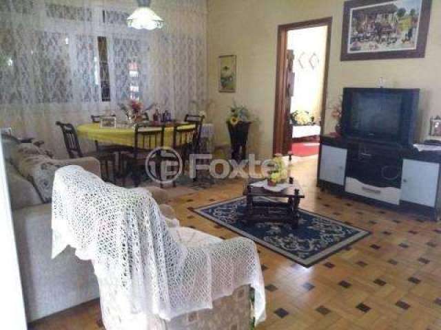 Casa com 3 quartos à venda na Rua Eurico Lara, 335, Medianeira, Porto Alegre, 300 m2 por R$ 749.000