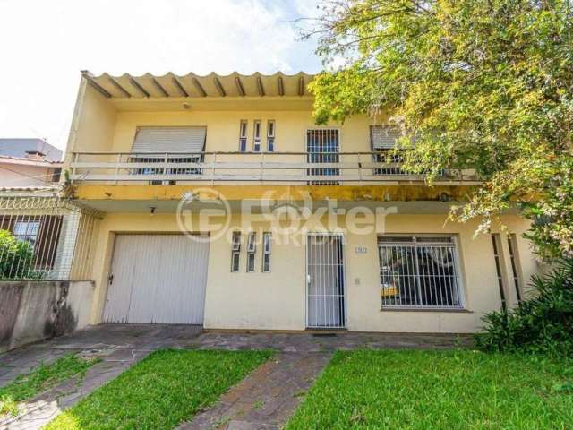 Casa com 3 quartos à venda na Avenida Teixeira Mendes, 315, Chácara das Pedras, Porto Alegre, 212 m2 por R$ 949.050