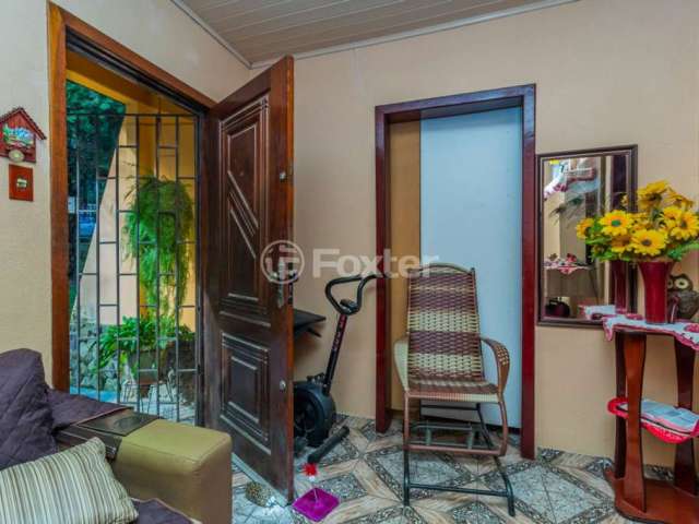 Casa com 3 quartos à venda na Rua Finlandia, 150, Belém Velho, Porto Alegre, 180 m2 por R$ 220.000