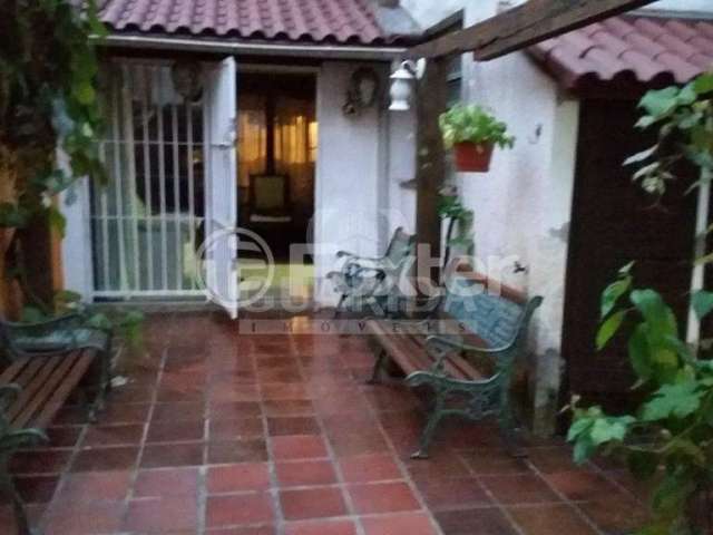 Casa com 5 quartos à venda na Rua Bernardo Pires, 486, Santana, Porto Alegre, 400 m2 por R$ 1.390.000