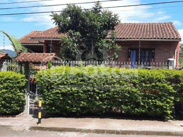 Casa com 3 quartos à venda na Rua Aleste Luiz Belocchio, 96, Teresópolis, Porto Alegre, 181 m2 por R$ 550.000