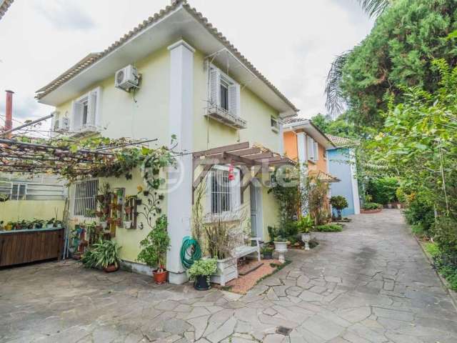 Casa em condomínio fechado com 3 quartos à venda na Rua Landel de Moura, 2541, Tristeza, Porto Alegre, 104 m2 por R$ 660.000