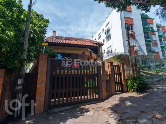 Casa com 3 quartos à venda na Rua Fagundes Varela, 158, Santo Antônio, Porto Alegre, 400 m2 por R$ 1.200.000