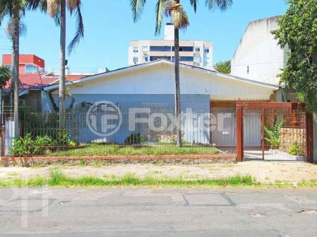 Casa com 3 quartos à venda na Rua Doutor Alberto Albertini, 275, São Sebastião, Porto Alegre, 217 m2 por R$ 630.000