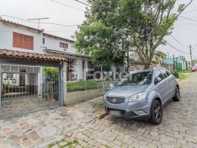 Casa com 3 quartos à venda na Rua Affonso Fortis, 65, Vila Nova, Porto Alegre, 207 m2 por R$ 399.000