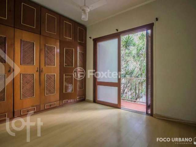 Casa com 3 quartos à venda na Rua Eça de Queiroz, 625, Petrópolis, Porto Alegre, 300 m2 por R$ 1.425.000