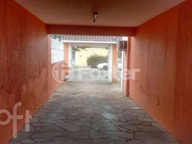 Casa com 2 quartos à venda na Rua Santa Cruz, 2051, Niterói, Canoas, 314 m2 por R$ 689.000