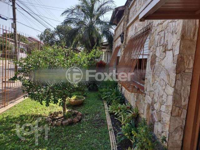 Casa com 3 quartos à venda na Rua Ibirubá, 160, Cavalhada, Porto Alegre, 190 m2 por R$ 905.000