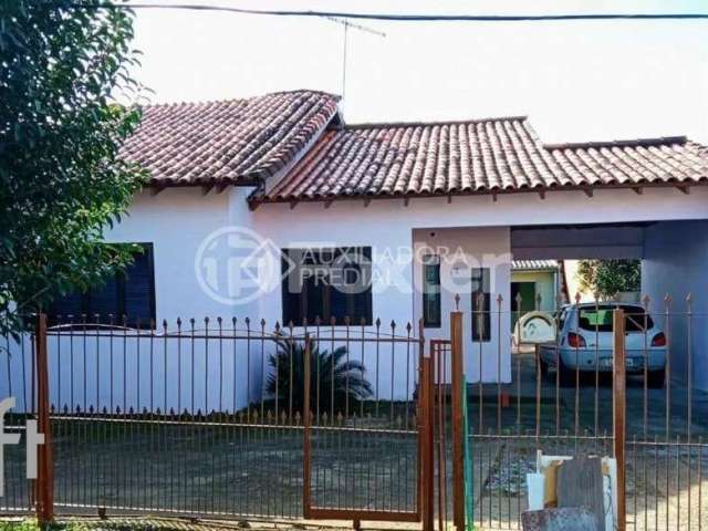 Casa com 3 quartos à venda na Rua Amélia Gomes, 17, Centro, Gravataí, 330 m2 por R$ 583.000