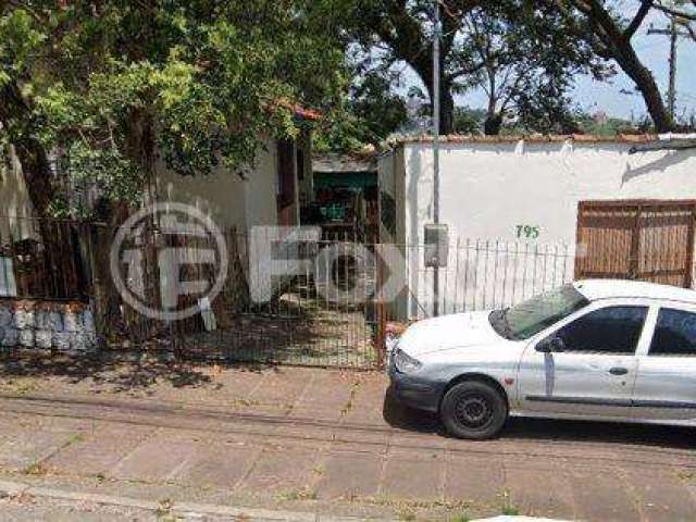 Casa com 3 quartos à venda na Rua Sepé Tiaraju, 795, Medianeira, Porto Alegre, 139 m2 por R$ 280.000