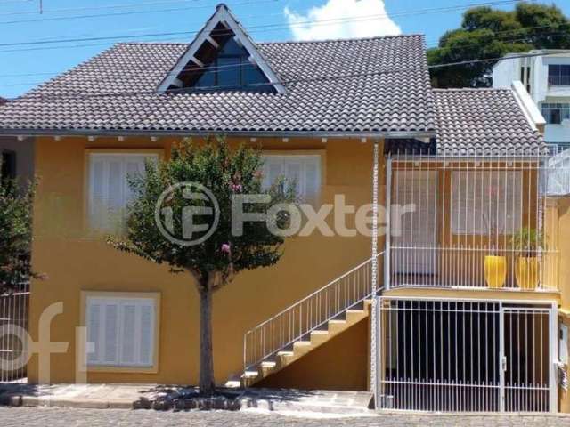 Casa com 3 quartos à venda na Rua Comendador Sílvio Toigo, 1052, Rio Branco, Caxias do Sul, 233 m2 por R$ 600.000