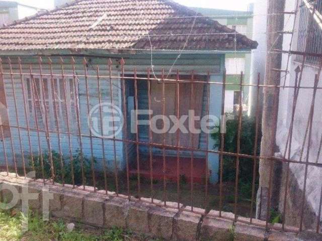 Casa com 3 quartos à venda na Travessa Viamão, 202, Medianeira, Porto Alegre, 100 m2 por R$ 318.000