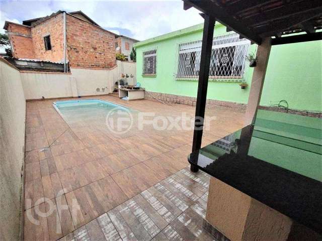 Casa com 3 quartos à venda na Rua Humberto de Campos, 630, Partenon, Porto Alegre, 150 m2 por R$ 1.800.000