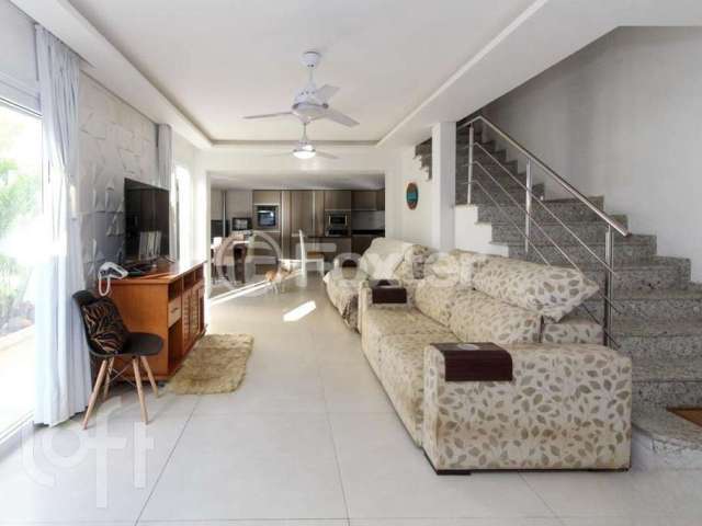 Casa com 3 quartos à venda na Rua das Bromélias, 575, Estância Velha, Canoas, 229 m2 por R$ 1.480.000