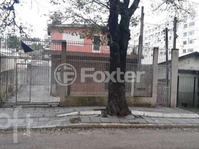 Casa com 6 quartos à venda na Avenida Capivari, 2441, Cristal, Porto Alegre, 350 m2 por R$ 850.000