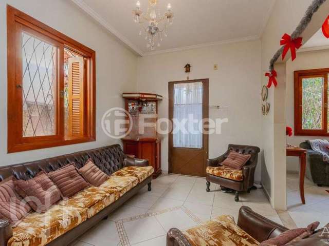 Casa com 3 quartos à venda na Rua Dona Firmina, 738, Vila São José, Porto Alegre, 210 m2 por R$ 579.000