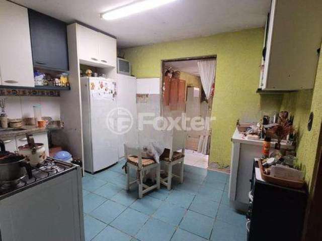 Casa com 3 quartos à venda na Praça Doutor Baltazar de Bem, 96, Vila Jardim, Porto Alegre, 200 m2 por R$ 380.000