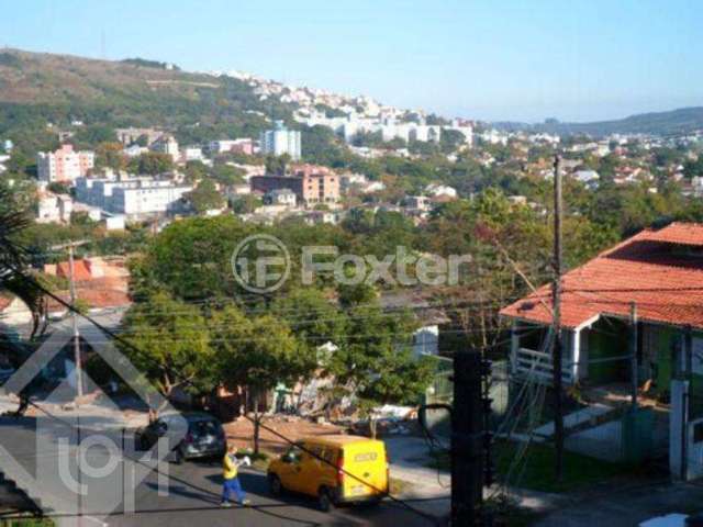 Casa com 3 quartos à venda na Rua Erechim, 70, Nonoai, Porto Alegre, 300 m2 por R$ 600.000