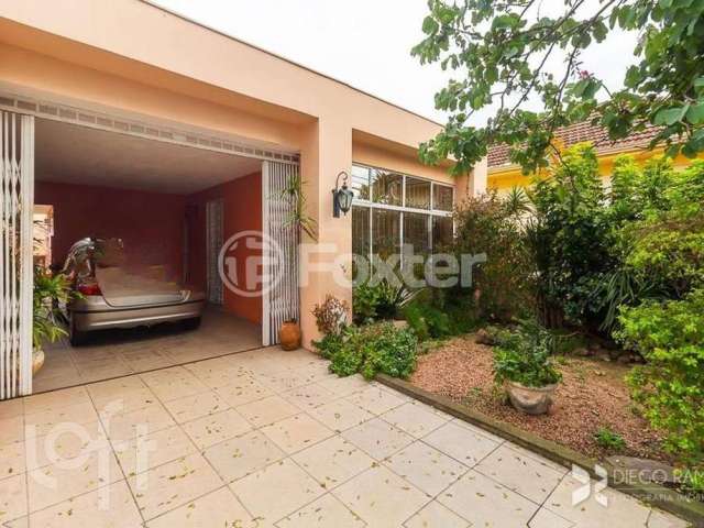 Casa com 2 quartos à venda na Rua Coronel Neves, 525, Medianeira, Porto Alegre, 160 m2 por R$ 690.000