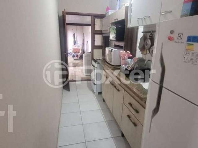 Casa com 2 quartos à venda na Rua Padre Valerio Alberton, 71, Hípica, Porto Alegre, 56 m2 por R$ 240.000