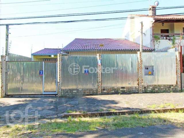 Casa com 4 quartos à venda na Rua Fontoura Xavier, 46, Jardim São Pedro, Porto Alegre, 254 m2 por R$ 850.000