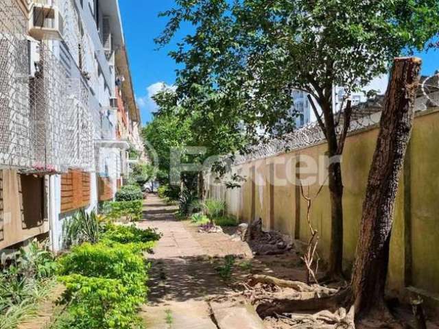 Apartamento com 3 quartos à venda na Rua Lasar Segall, 180, São Sebastião, Porto Alegre, 62 m2 por R$ 200.000