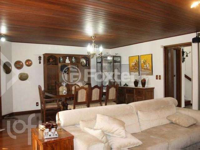 Casa com 5 quartos à venda na Rua Eurico Lara, 656, Medianeira, Porto Alegre, 327 m2 por R$ 1.200.000