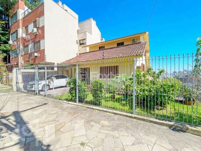 Casa com 6 quartos à venda na Rua Cervantes, 17, Jardim Botânico, Porto Alegre, 275 m2 por R$ 1.450.000