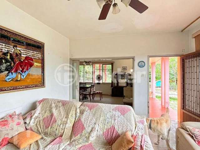 Casa com 4 quartos à venda na Rua Esteio, 364, Cavalhada, Porto Alegre, 200 m2 por R$ 700.000