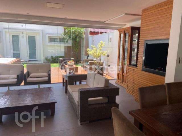 Casa com 3 quartos à venda na Rua Mampituba, 132, Ipanema, Porto Alegre, 218 m2 por R$ 1.380.000