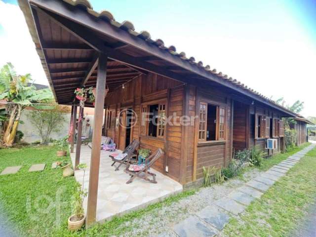 Casa com 4 quartos à venda na Rua Jardim dos Eucaliptos, 239, Campeche, Florianópolis, 203 m2 por R$ 1.350.000