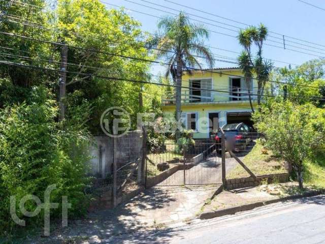 Casa com 5 quartos à venda na Rua Amapá, 1130, Vila Nova, Porto Alegre, 250 m2 por R$ 330.000