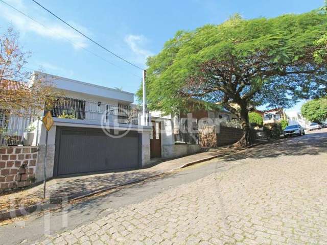 Casa com 3 quartos à venda na Rua Gustavo Schmidt, 615, Três Figueiras, Porto Alegre, 309 m2 por R$ 1.400.000