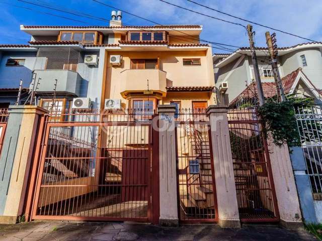 Casa com 3 quartos à venda na Rua Dona Adda Mascarenhas de Moraes, 792, Jardim Itu Sabará, Porto Alegre, 239 m2 por R$ 840.000