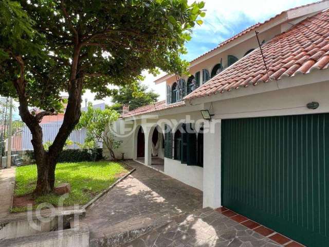 Casa com 4 quartos à venda na Rua Reverendo Orlando Baptista, 50, Vila João Pessoa, Porto Alegre, 350 m2 por R$ 850.000