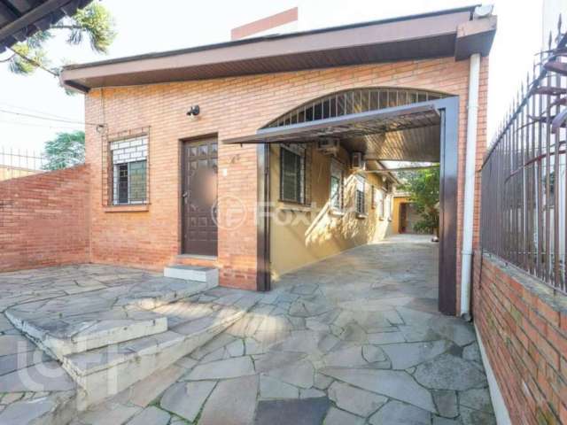 Casa com 3 quartos à venda na Travessa Alfredo Costa, 43, Medianeira, Porto Alegre, 99 m2 por R$ 397.000